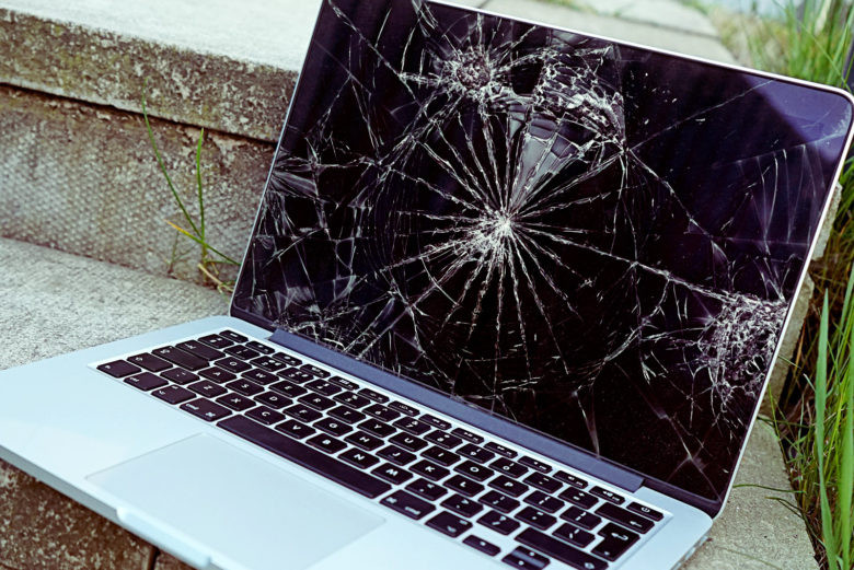 3d0dd0d02d609e21791ba5f6468a2b5c_smashed_macbook-1-780x521-780-c-90